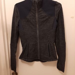Lululemon athetic women's difine jacket  sweater.sz::6.great used condition...